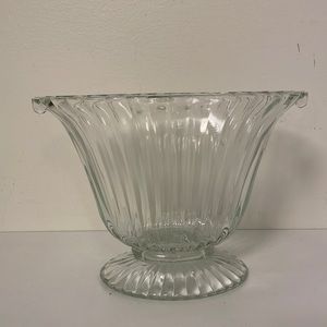 Jeannette National Glass Vase